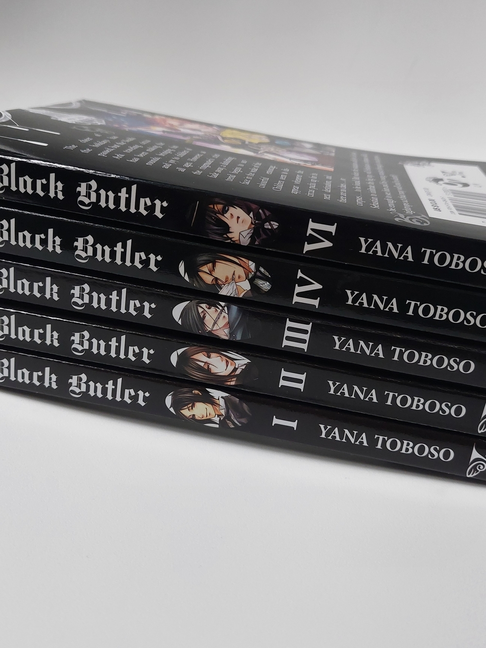 Black Butler Vol 1-4,6 Manga Set English